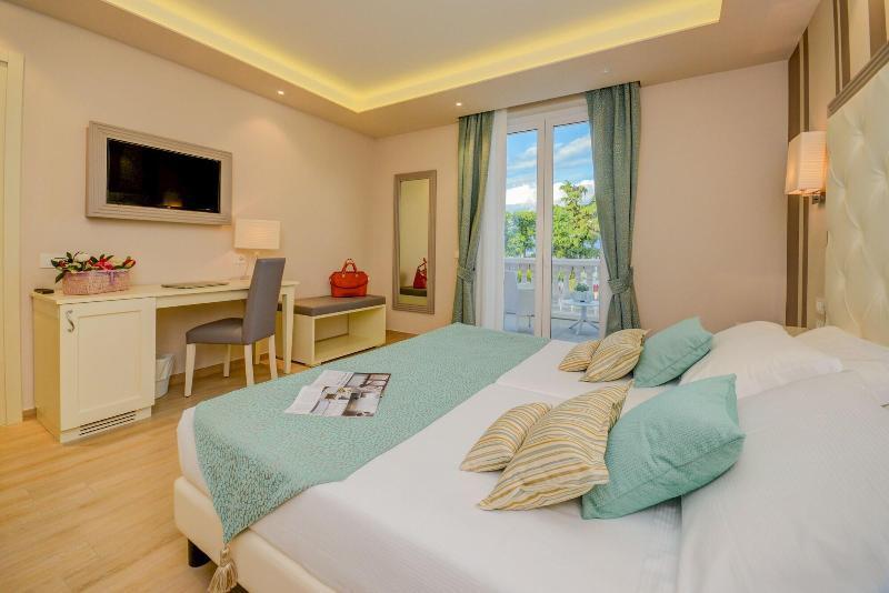 Hotel Villa Garuti Padenghe sul Garda Exterior foto