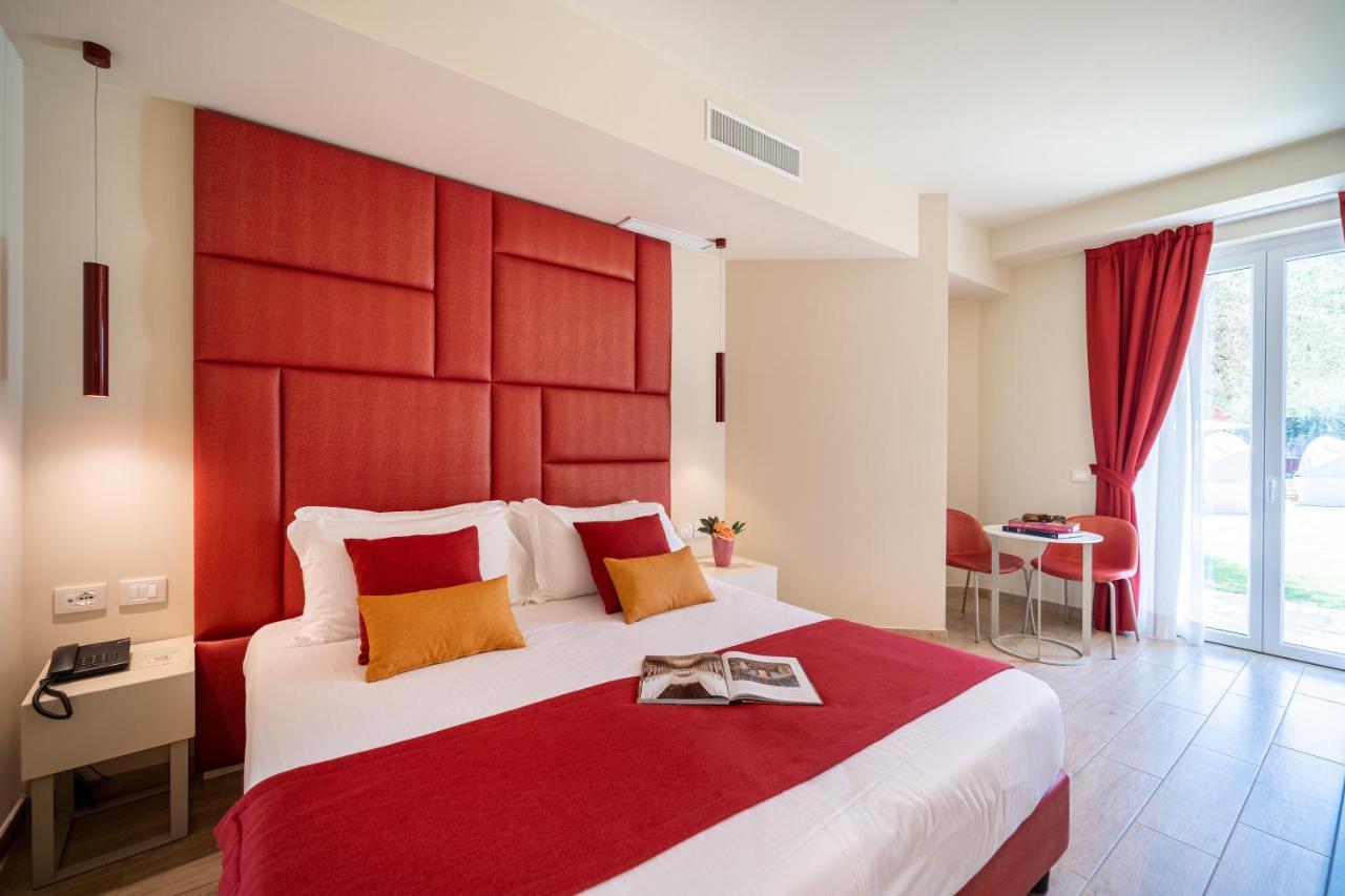 Hotel Villa Garuti Padenghe sul Garda Exterior foto
